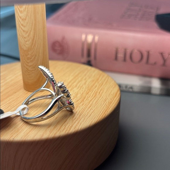 NWT Butterfly Statement Ring Size 6 - Picture 8 of 10